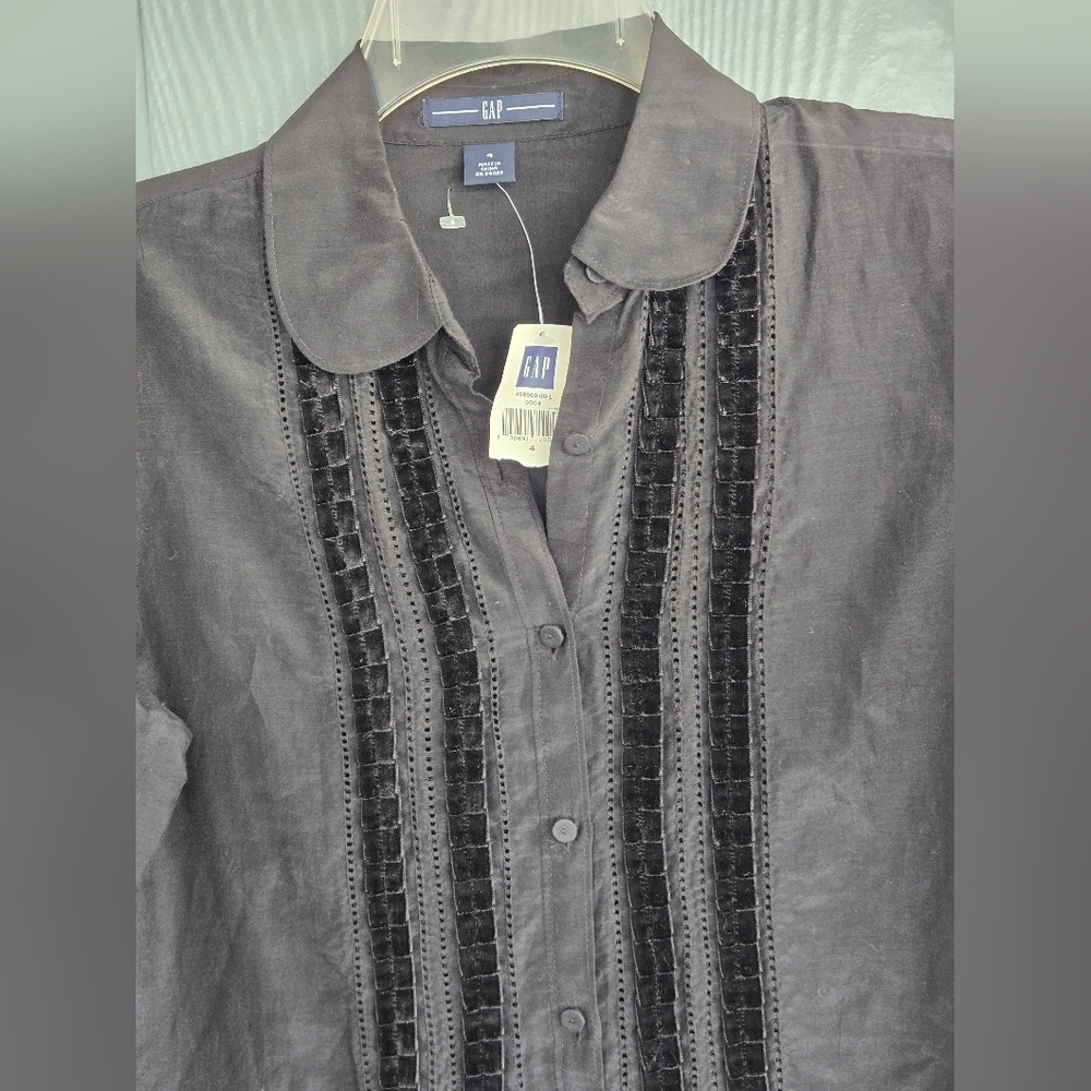 GAP Black Sheer Button-Front Blouse with Velvet Pintuck Detail - Picture 3 of 7